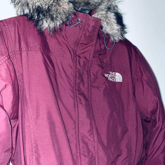 🥶🔥WINTER SALE!Women’s North Face Coat. - Picture 7 of 8